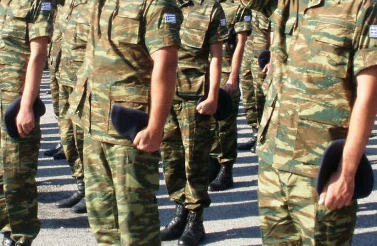 ΠΙΣ: οι νέες ρυθμίσεις για την αναβολή στράτευσης πλήττουν τους νέους γιατρούς